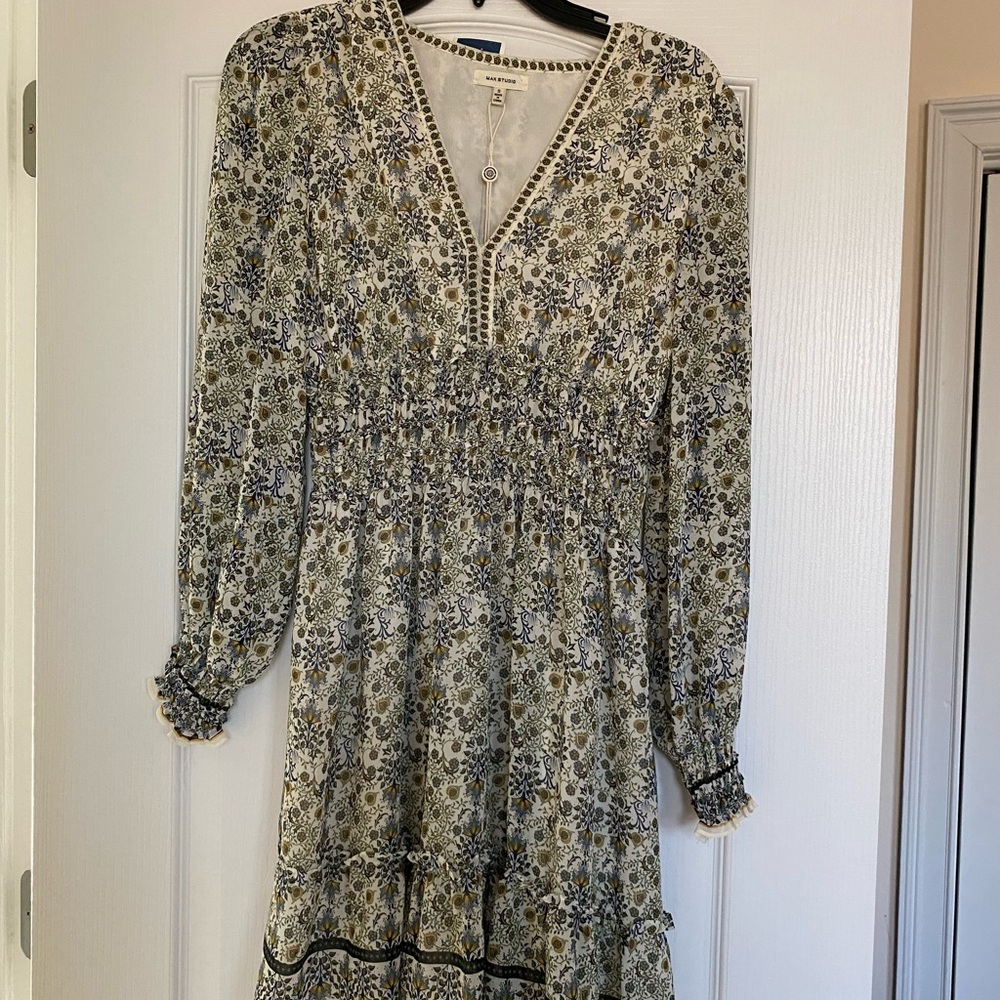 Max Studio Green and Cream Sundress with Long Bishop Sleeves and V-Neck